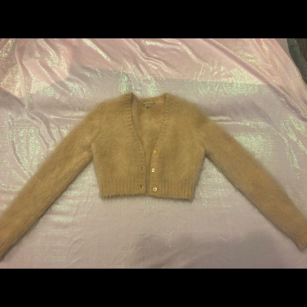 Fuzzy cropped sweater